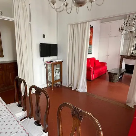 Large 2-room - Wifi, Air Conditioning דירה