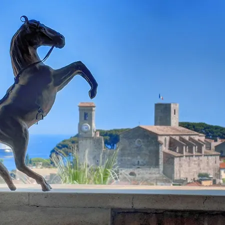 Large 2-room - Wifi, Air Conditioning Apartment *