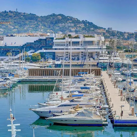 Large 2-room - Wifi, Air Conditioning