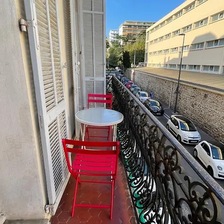 Large 2-room - Wifi, Air Conditioning Apartment *