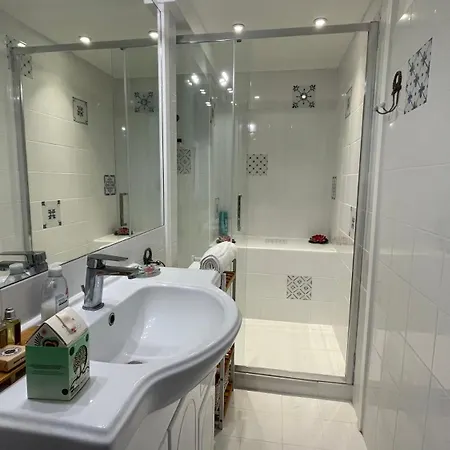 Large 2-room - Wifi, Air Conditioning Apartment *