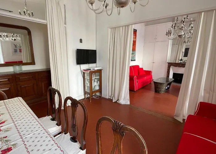 Large 2-room - Wifi, Air Conditioning شقة