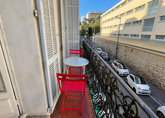 Large 2-room - Wifi, Air Conditioning شقة *